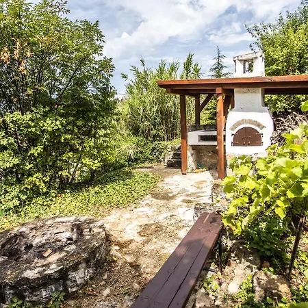 Barackvirag Apartmanhaz شقة بيتْش