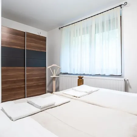 Barackvirag Apartmanhaz